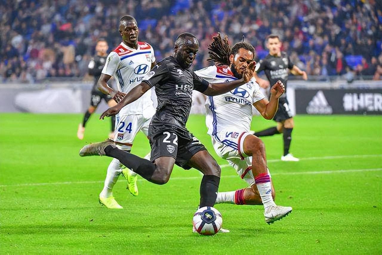 爱游戏下载-里昂逆转巴西，埃尔林高光表现