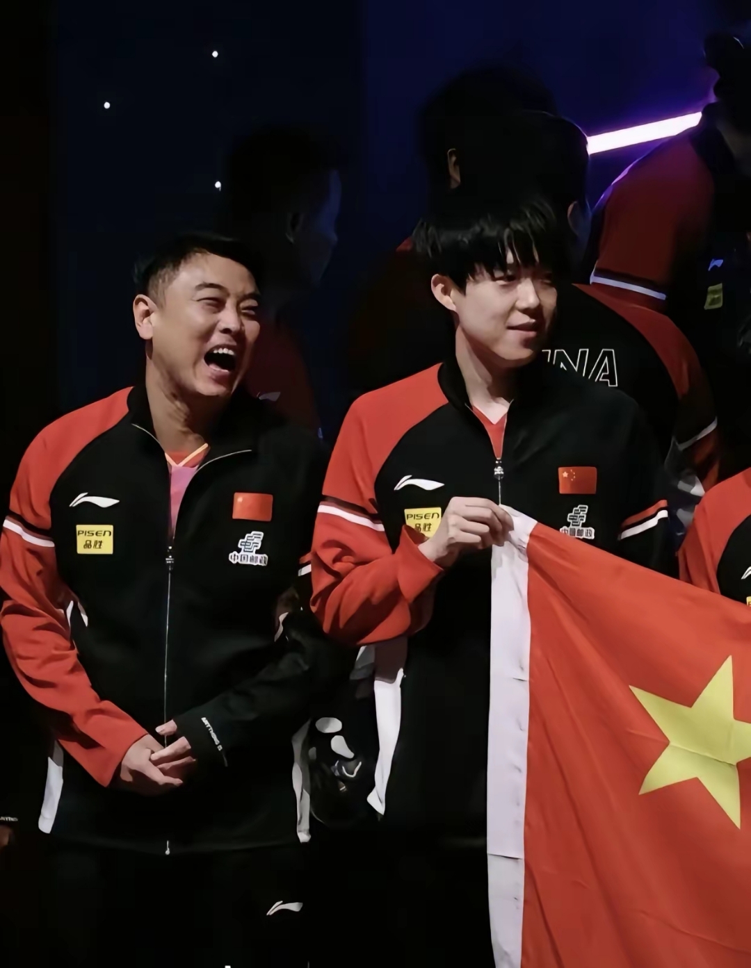 爱游戏tv-英格兰队险胜中国队，王皓扛起全队