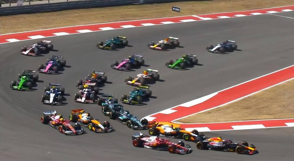 爱游戏在线-红牛车队鏖战雷诺车队，维斯塔潘状态火热