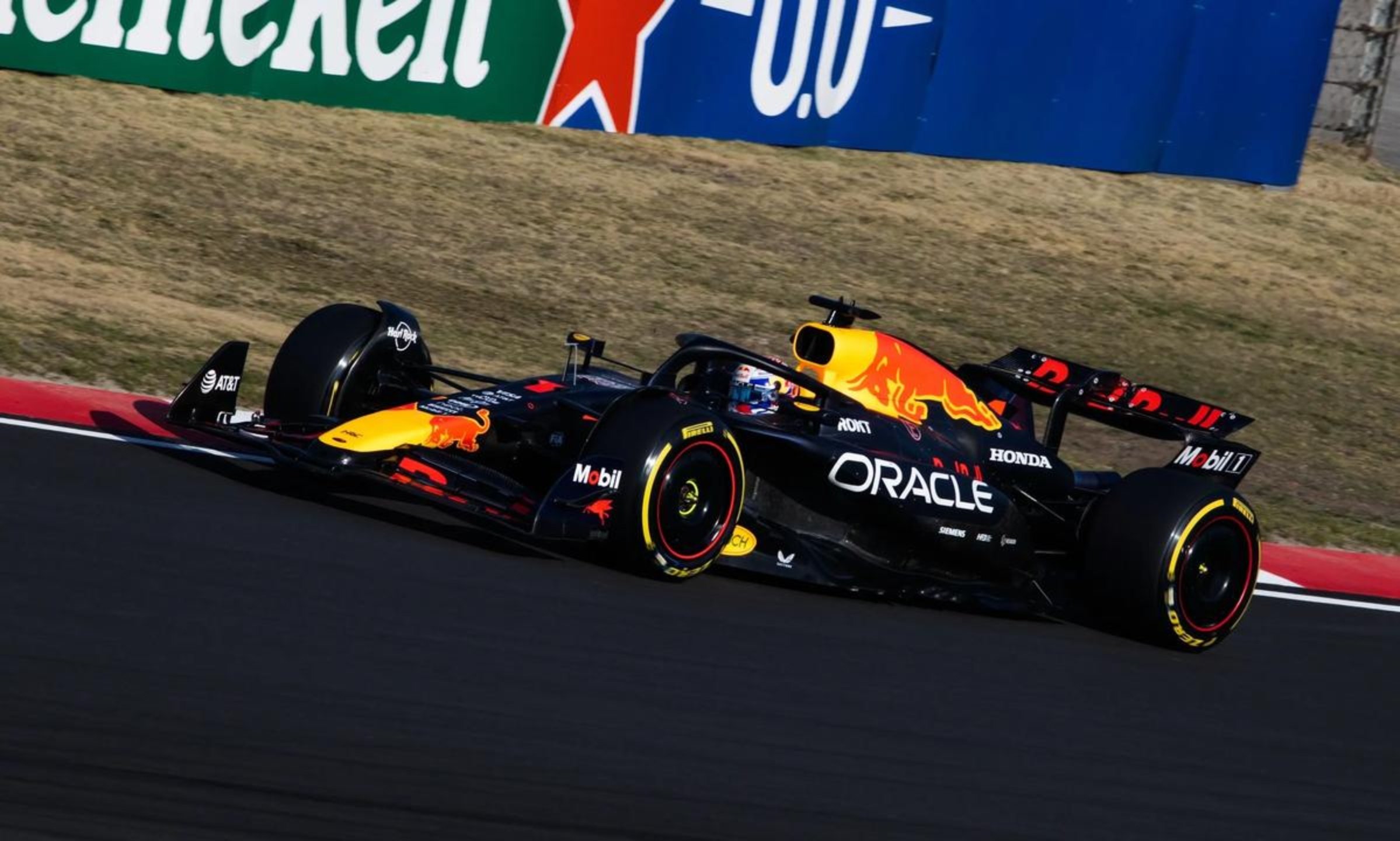 爱游戏在线-红牛车队轻取威廉姆斯，维斯塔潘惊艳四座