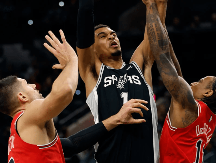 骑士翻盘北京队，德罗赞高光表现