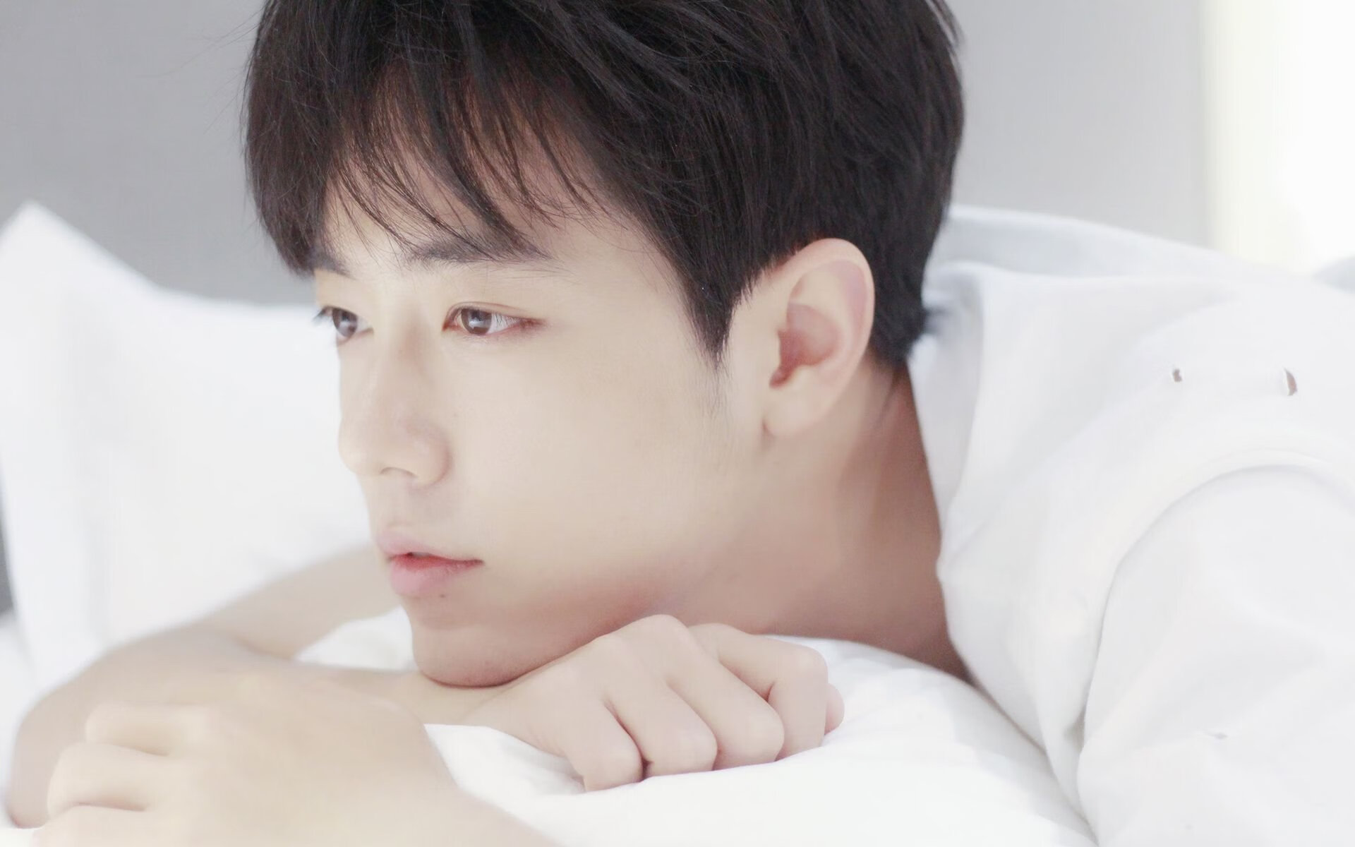 银色风暴的绝对统治，维斯塔潘在迈凯伦横扫法拉利中的完美诠释