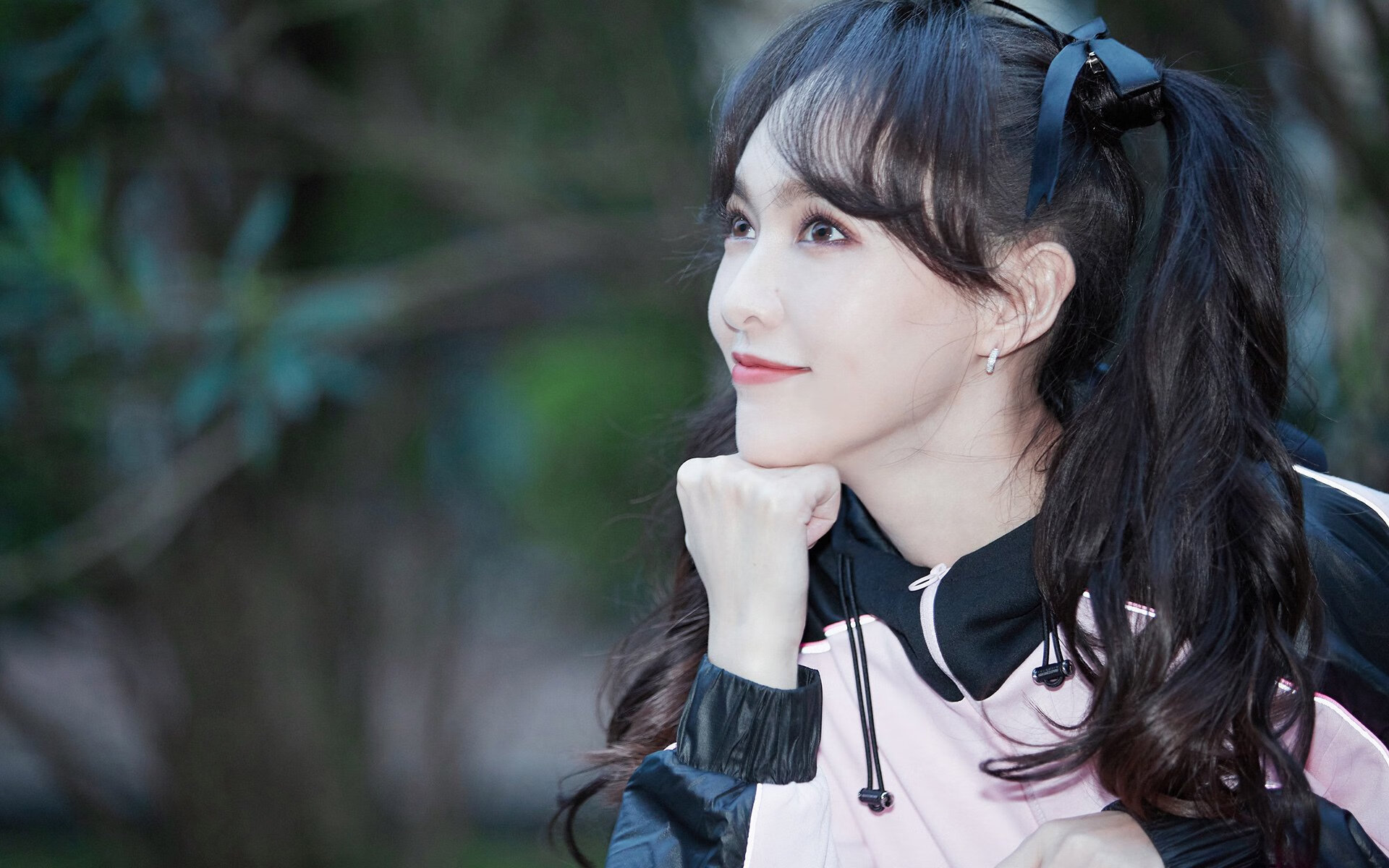 爱游戏在线-英格拉姆最后时刻超神三分,雷霆上演绝地逆转击落火箭