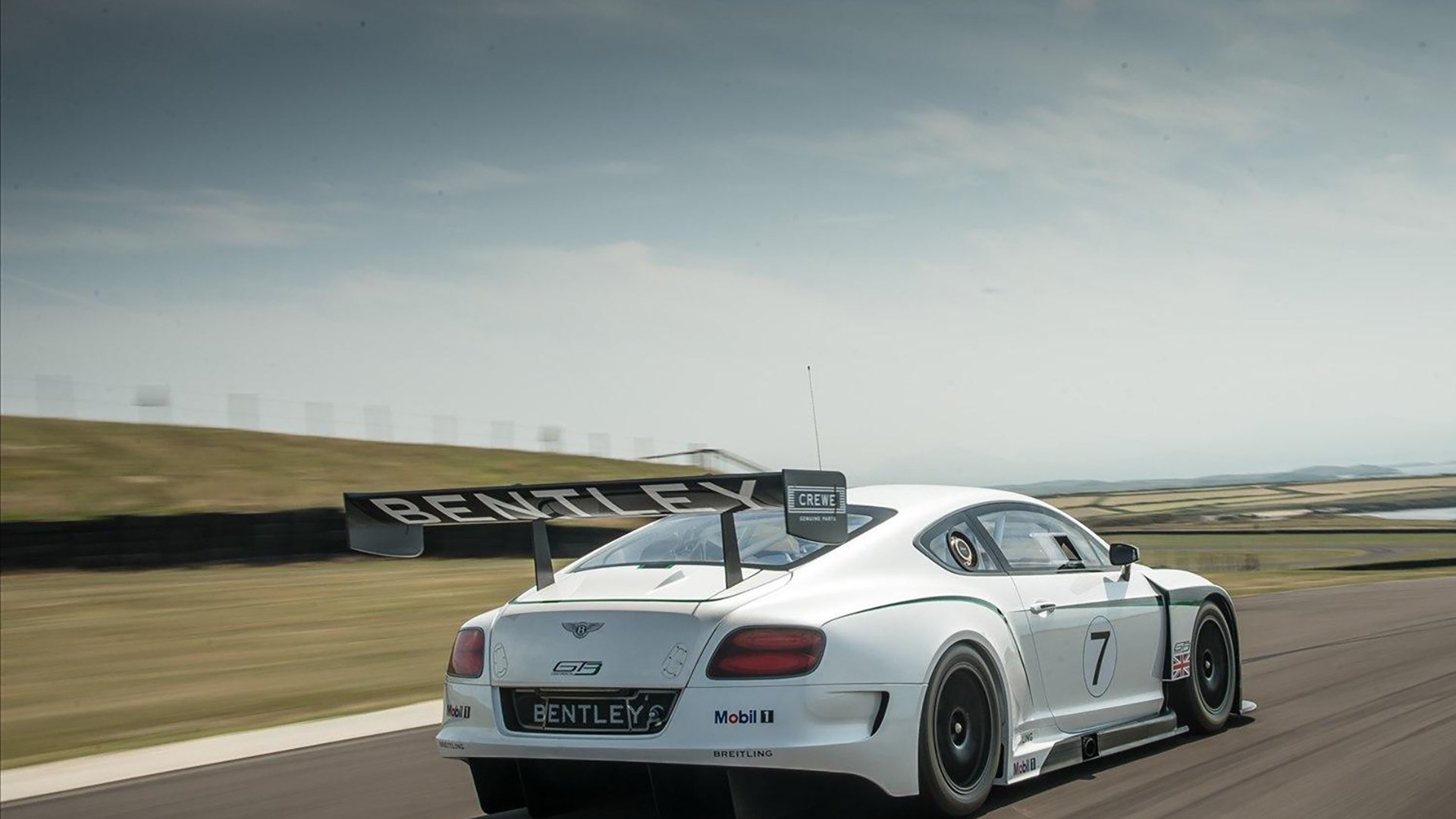 爱游戏下载-意甲焦点战之夜，莱奥如东契奇般带动全队节奏